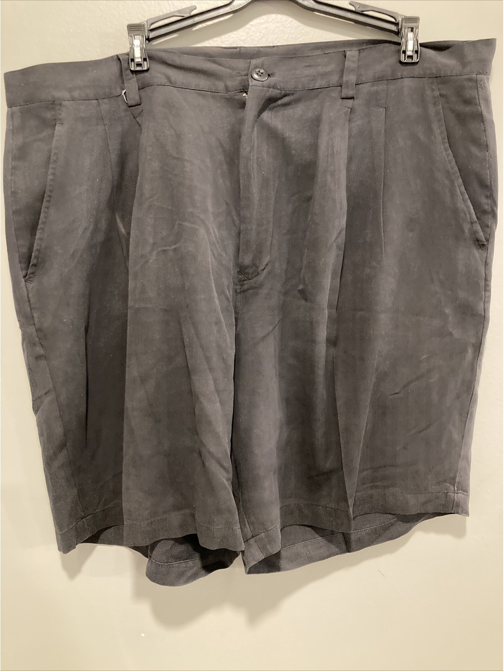 Pineapple Moon Mens 100% Silk Size 40 Pleated Black Dress Shorts